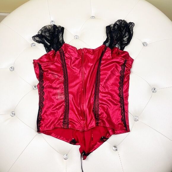 Red corset size large - Picture 5 of 9
